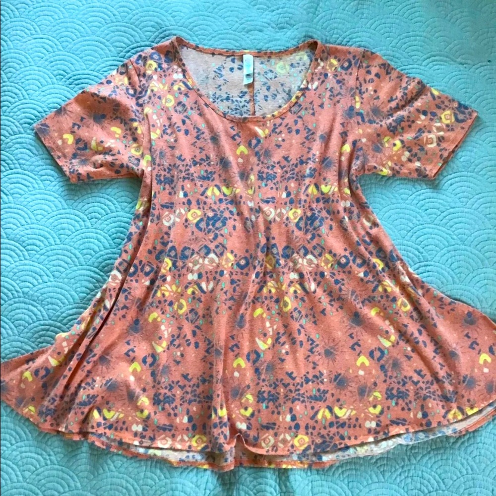 LuLaRoe Irma Top M